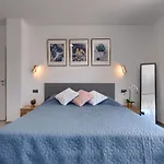 فيلة Blue Rose By Interhome *