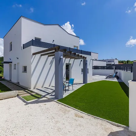 Villa Blue Rose By Interhome Vodnjan