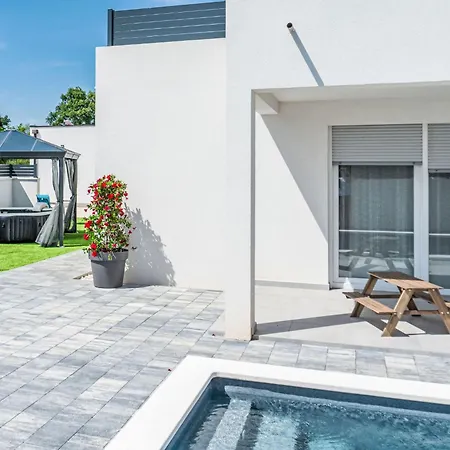 Villa Blue Rose By Interhome *
