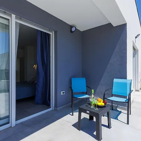 Villa Blue Rose By Interhome