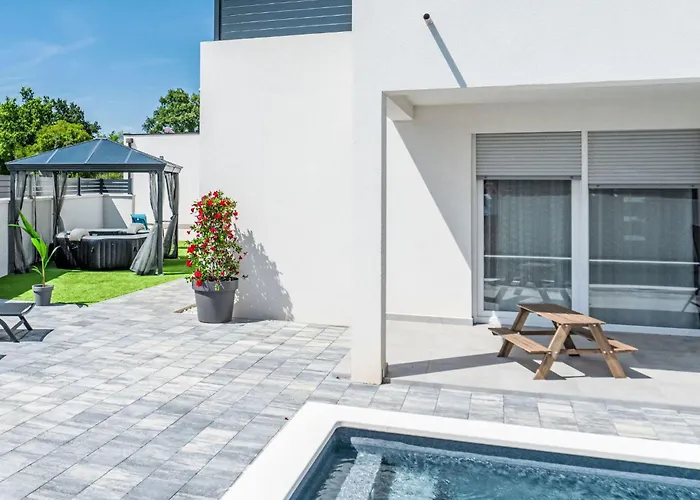 Villa Blue Rose By Interhome *